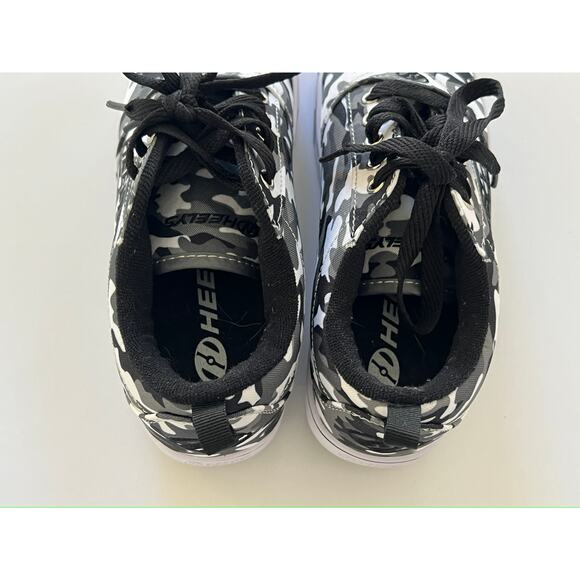 Heelys Camo Print Skate Shoes Youth Boys Girls Youth Size 5 Black White - Picture 10 of 13